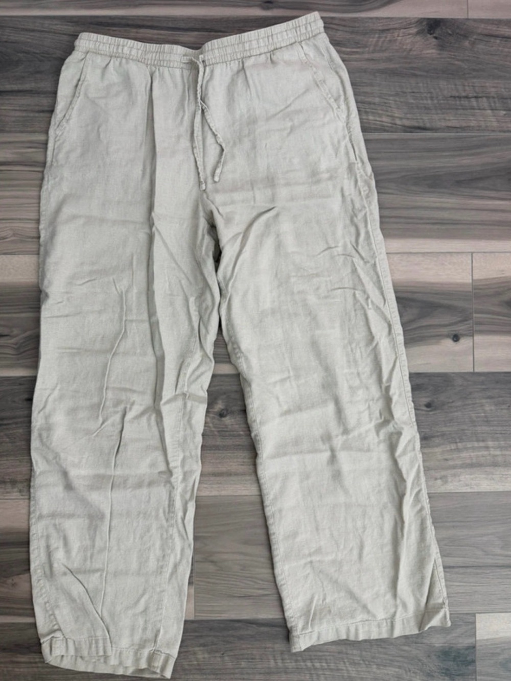 GAP Women’s Light Beige Drawstring Joggers